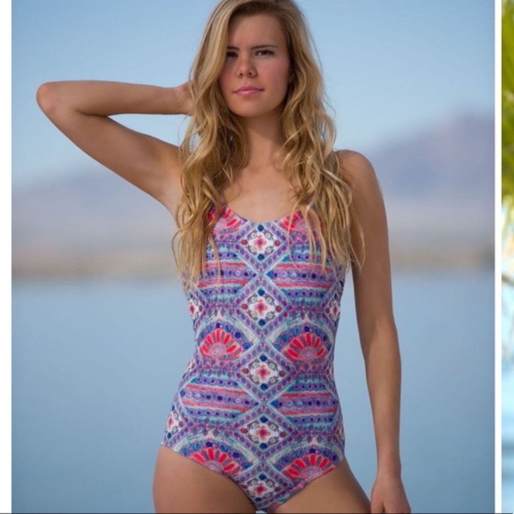 ⭐️PRICE DROP⭐️ DM Fashion one piece swimsuit, tribal design